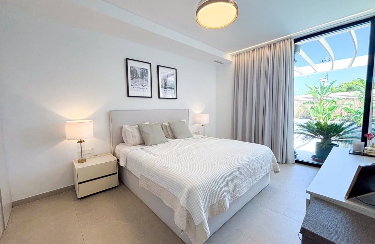 3 sovrum Villa till salu i Cabo Roig med pool - 749 000 € (Ref: 9990897)