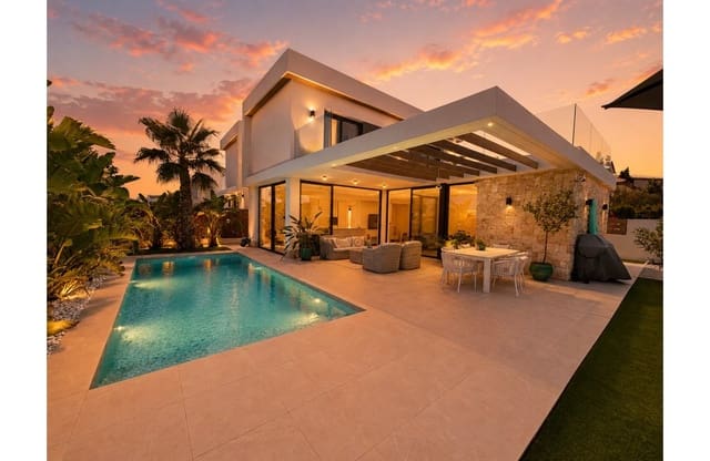 3 quarto Moradia para venda em Cabo Roig, Orihuela com piscina - 749 000 € (Ref: 9990897)
