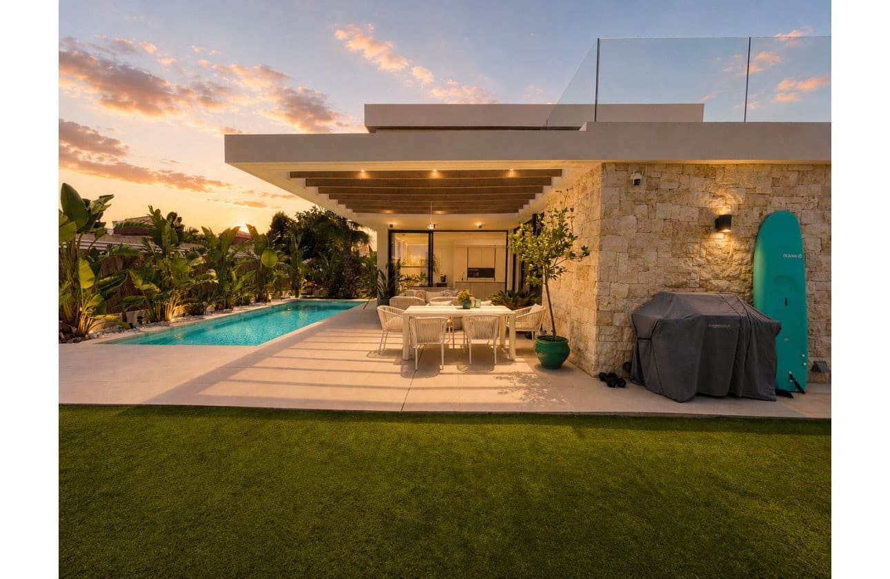 3 sovrum Villa till salu i Cabo Roig med pool - 749 000 € (Ref: 9990897)