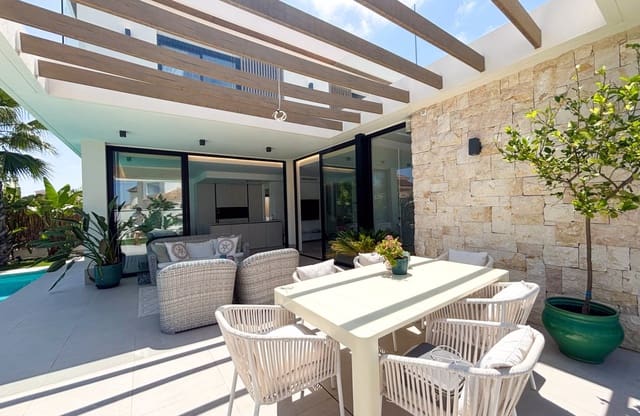 3 quarto Moradia para venda em Cabo Roig, Orihuela com piscina - 749 000 € (Ref: 9990897)
