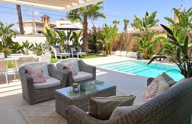 3 quarto Moradia para venda em Cabo Roig, Orihuela com piscina - 749 000 € (Ref: 9990897)