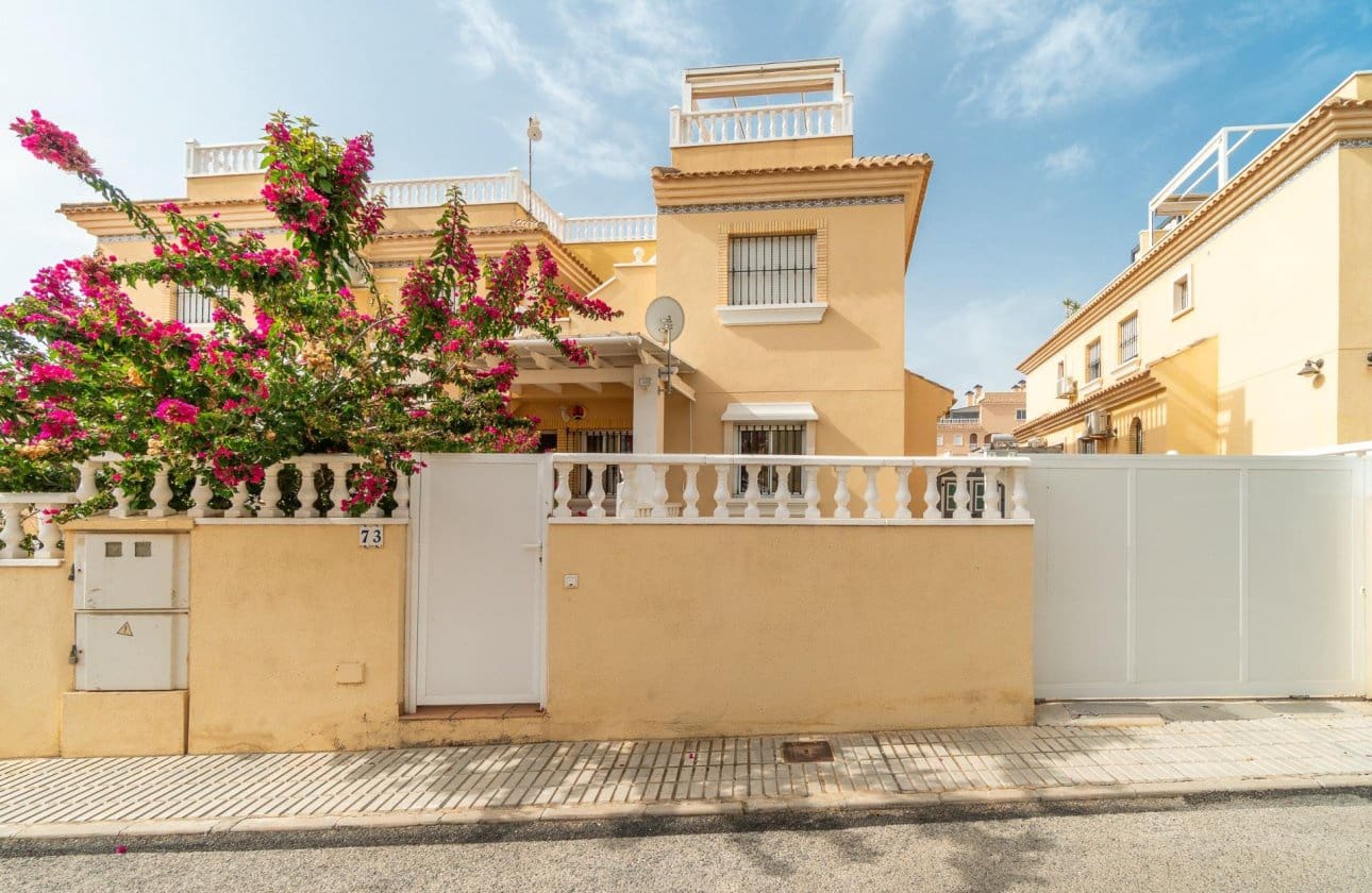2 bedroom Bungalow for sale in Los Dolses with pool - € 175,000 (Ref: 9990899)