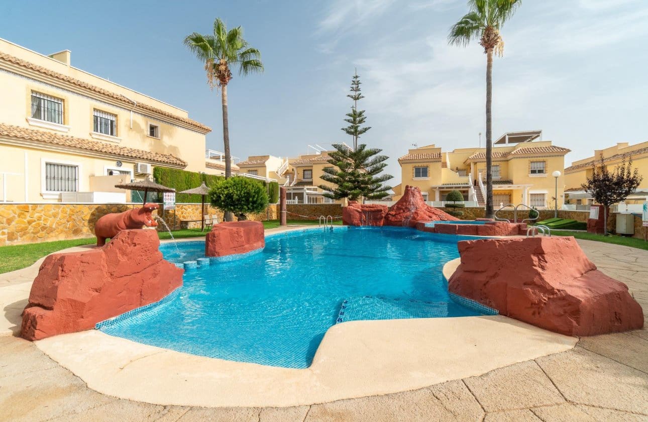 2 bedroom Bungalow for sale in Los Dolses with pool - € 175,000 (Ref: 9990899)
