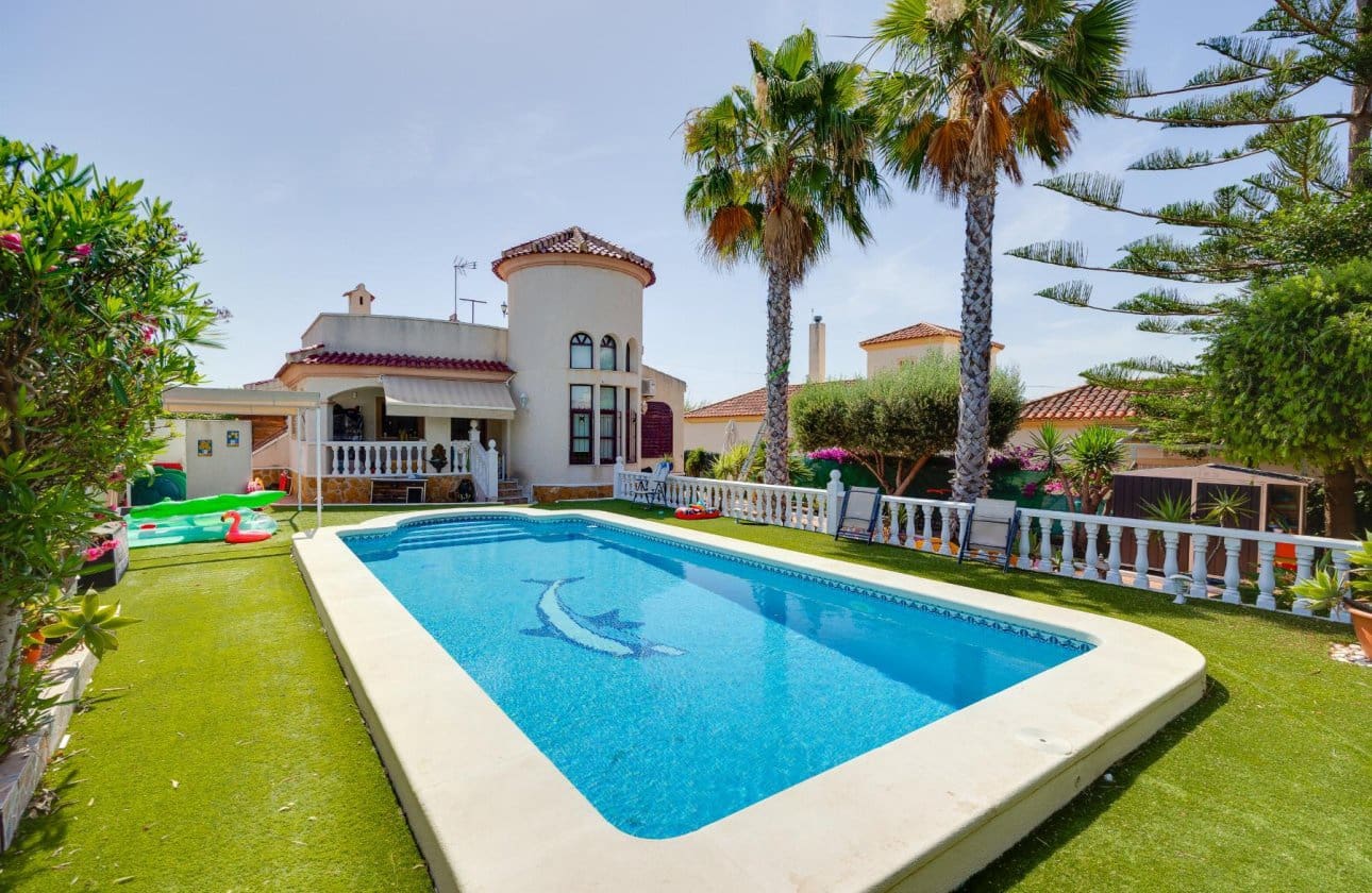 3 soverom Villa til salgs i San Fulgencio med svømmebasseng garasje - € 399 000 (Ref: 9990900)