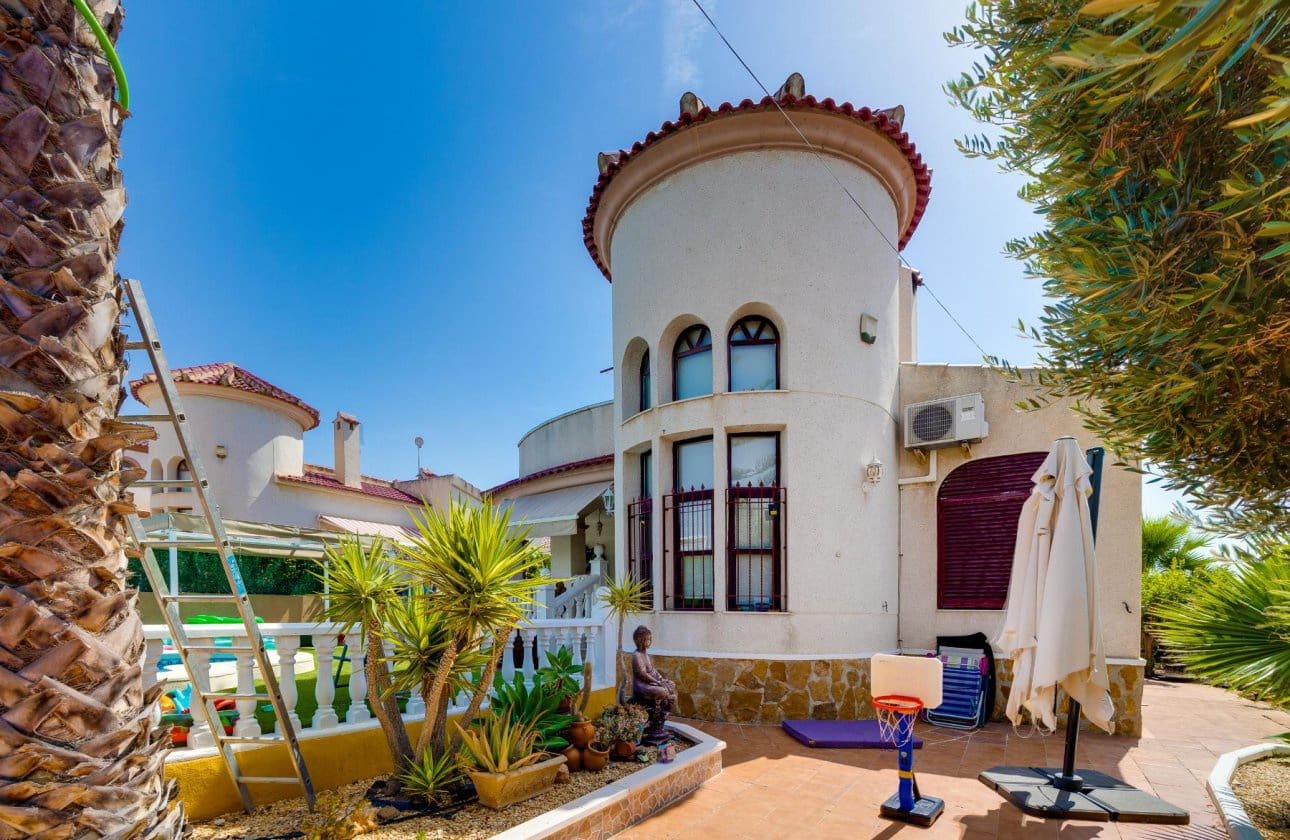 3 soverom Villa til salgs i San Fulgencio med svømmebasseng garasje - € 399 000 (Ref: 9990900)