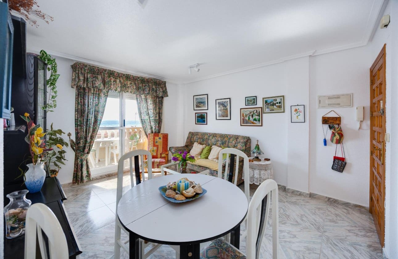 2 sovrum Strandlägenhet till salu i Torre del Moro med pool - 219 500 € (Ref: 9990902)