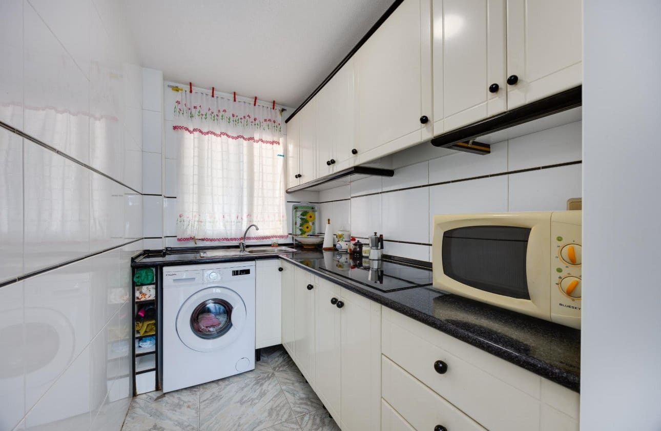 2 sovrum Strandlägenhet till salu i Torre del Moro med pool - 219 500 € (Ref: 9990902)