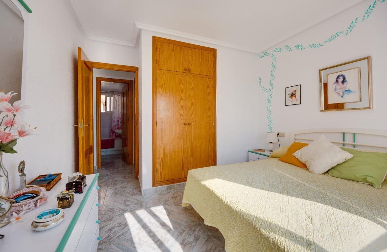 2 sovrum Strandlägenhet till salu i Torre del Moro med pool - 219 500 € (Ref: 9990902)