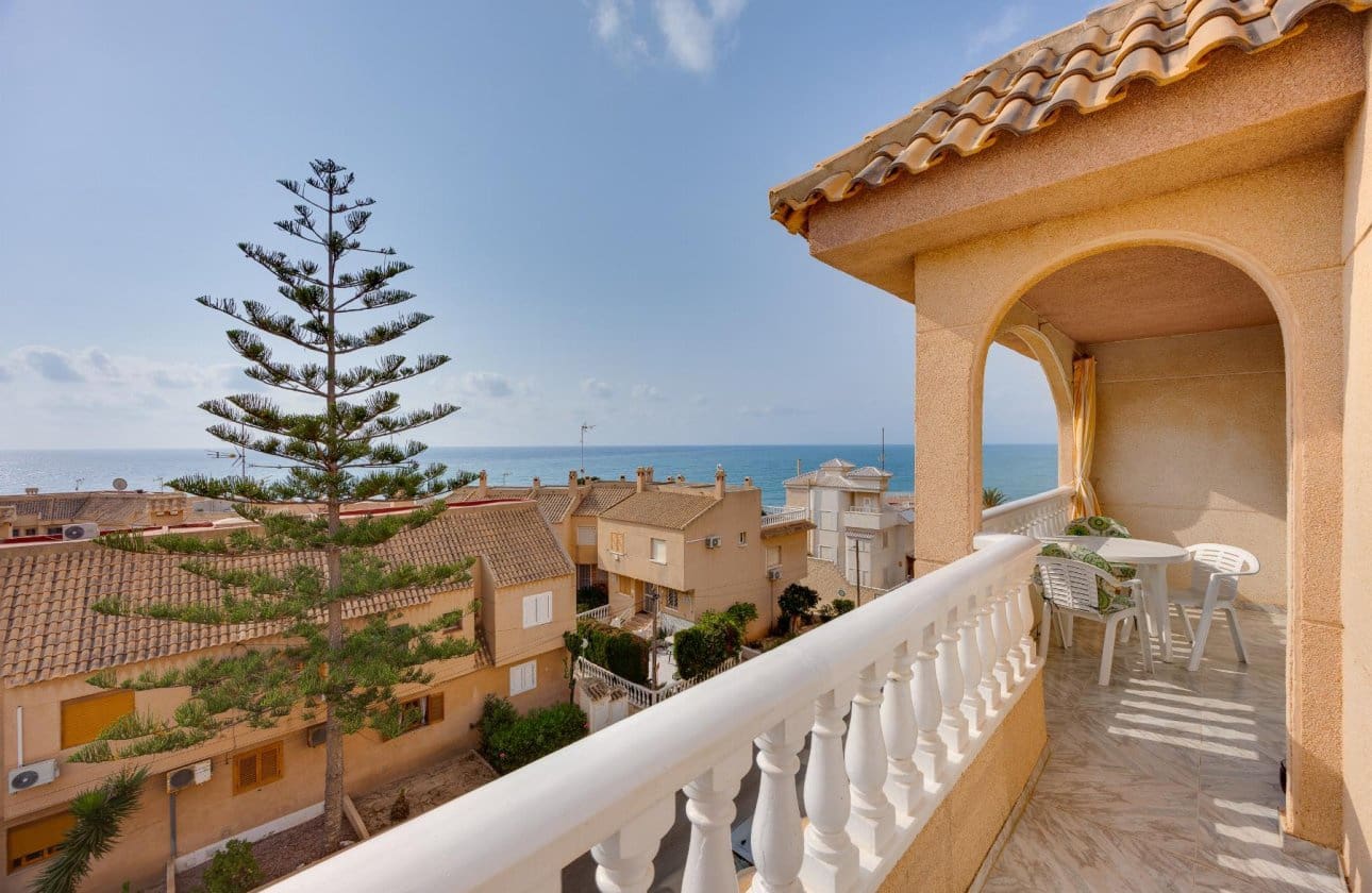 2 sovrum Strandlägenhet till salu i Torre del Moro med pool - 219 500 € (Ref: 9990902)