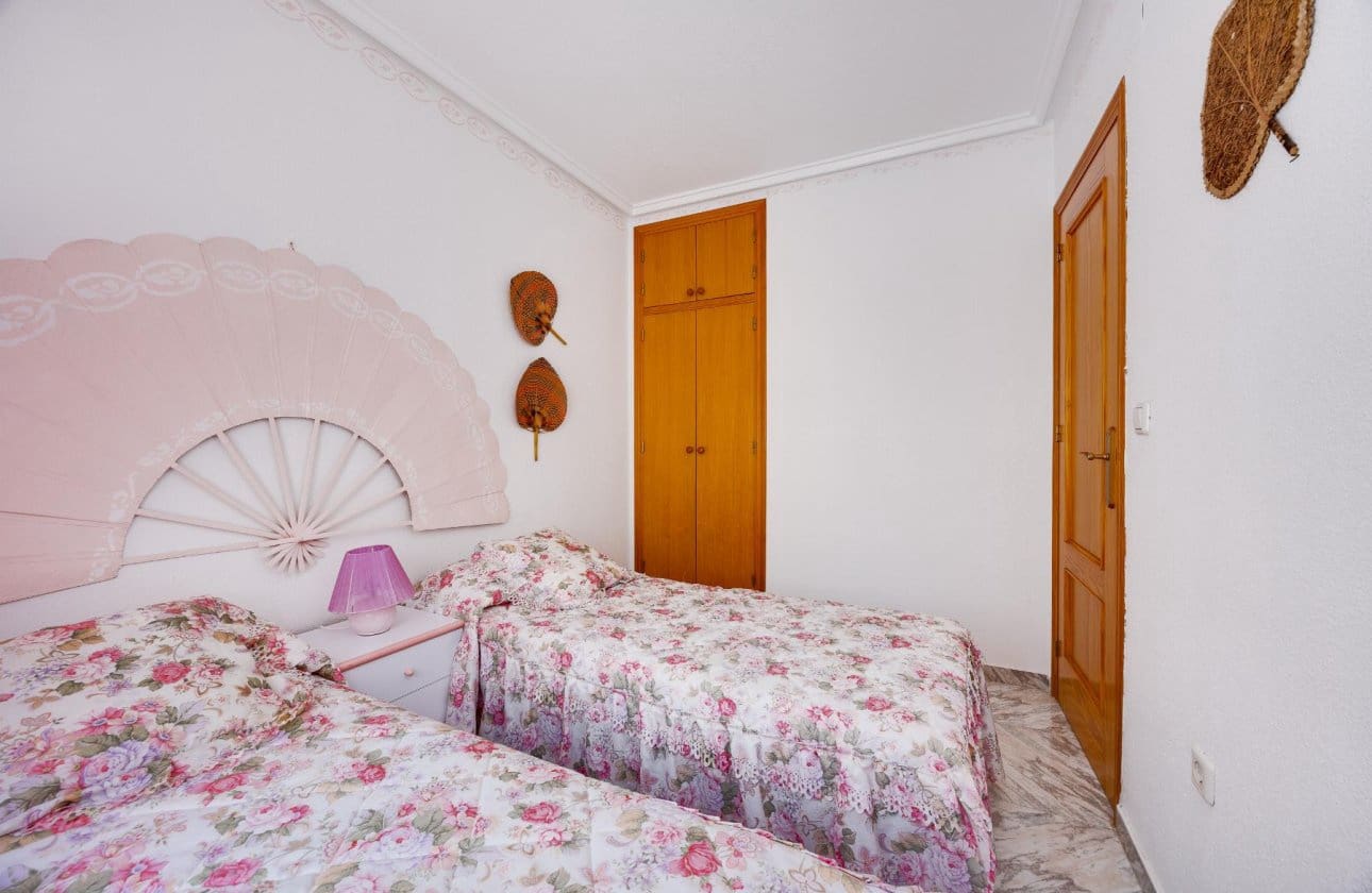 2 sovrum Strandlägenhet till salu i Torre del Moro med pool - 219 500 € (Ref: 9990902)