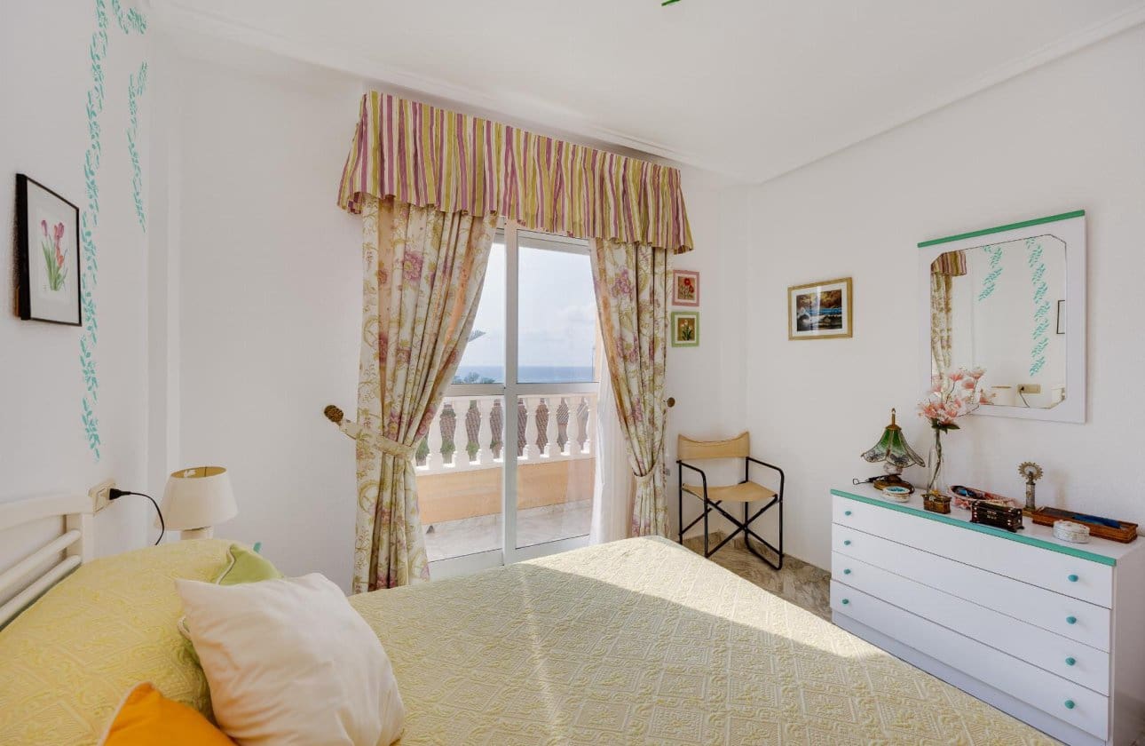 2 sovrum Strandlägenhet till salu i Torre del Moro med pool - 219 500 € (Ref: 9990902)