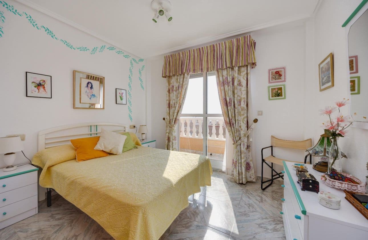2 sovrum Strandlägenhet till salu i Torre del Moro med pool - 219 500 € (Ref: 9990902)