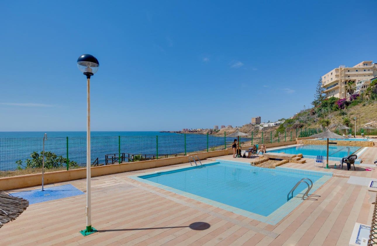 2 sovrum Strandlägenhet till salu i Torre del Moro med pool - 219 500 € (Ref: 9990902)