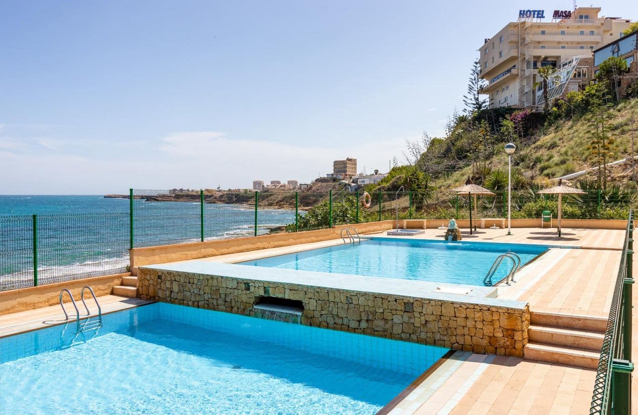 2 sovrum Strandlägenhet till salu i Torre del Moro med pool - 219 500 € (Ref: 9990902)