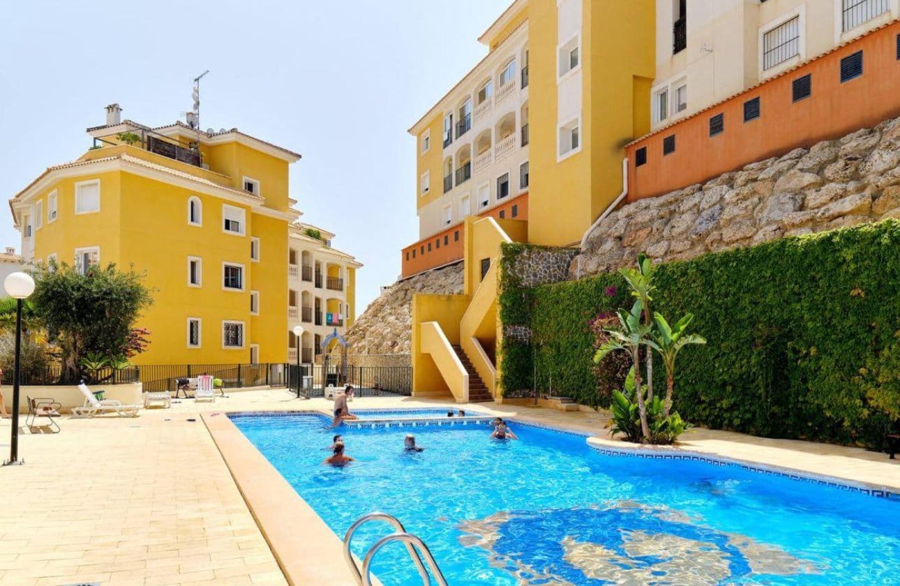 3 quarto Apartamento para venda em Campoamor com piscina - 250 000 € (Ref: 9990904)