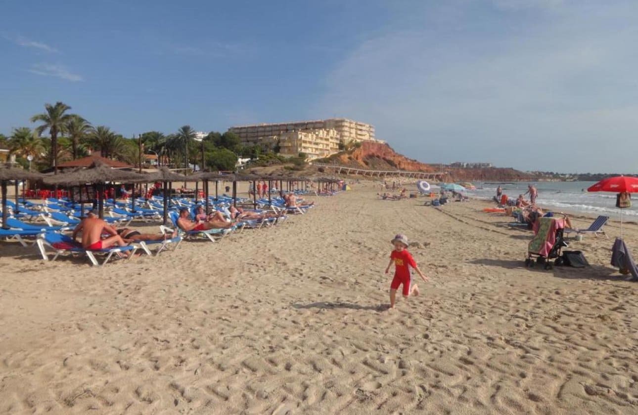 3 quarto Apartamento para venda em Campoamor com piscina - 250 000 € (Ref: 9990904)