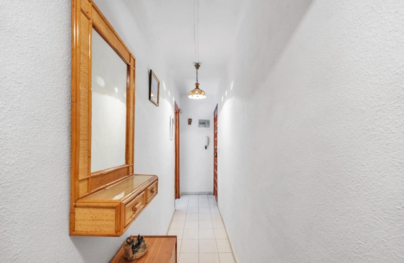 1 Zimmer Apartment zu verkaufen in Guardamar del Segura mit Garage - 102.260 € (Ref: 9990905)