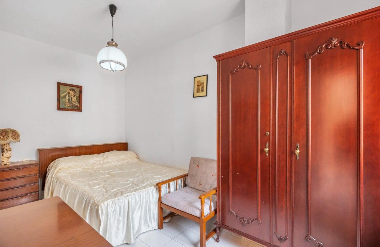 1 Zimmer Apartment zu verkaufen in Guardamar del Segura mit Garage - 102.260 € (Ref: 9990905)