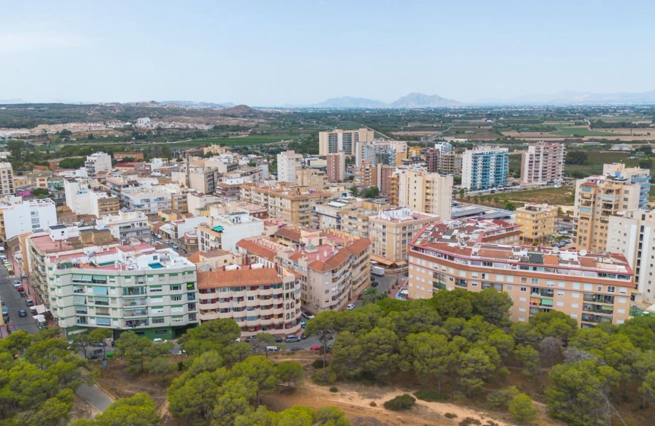 1 Zimmer Apartment zu verkaufen in Guardamar del Segura mit Garage - 102.260 € (Ref: 9990905)