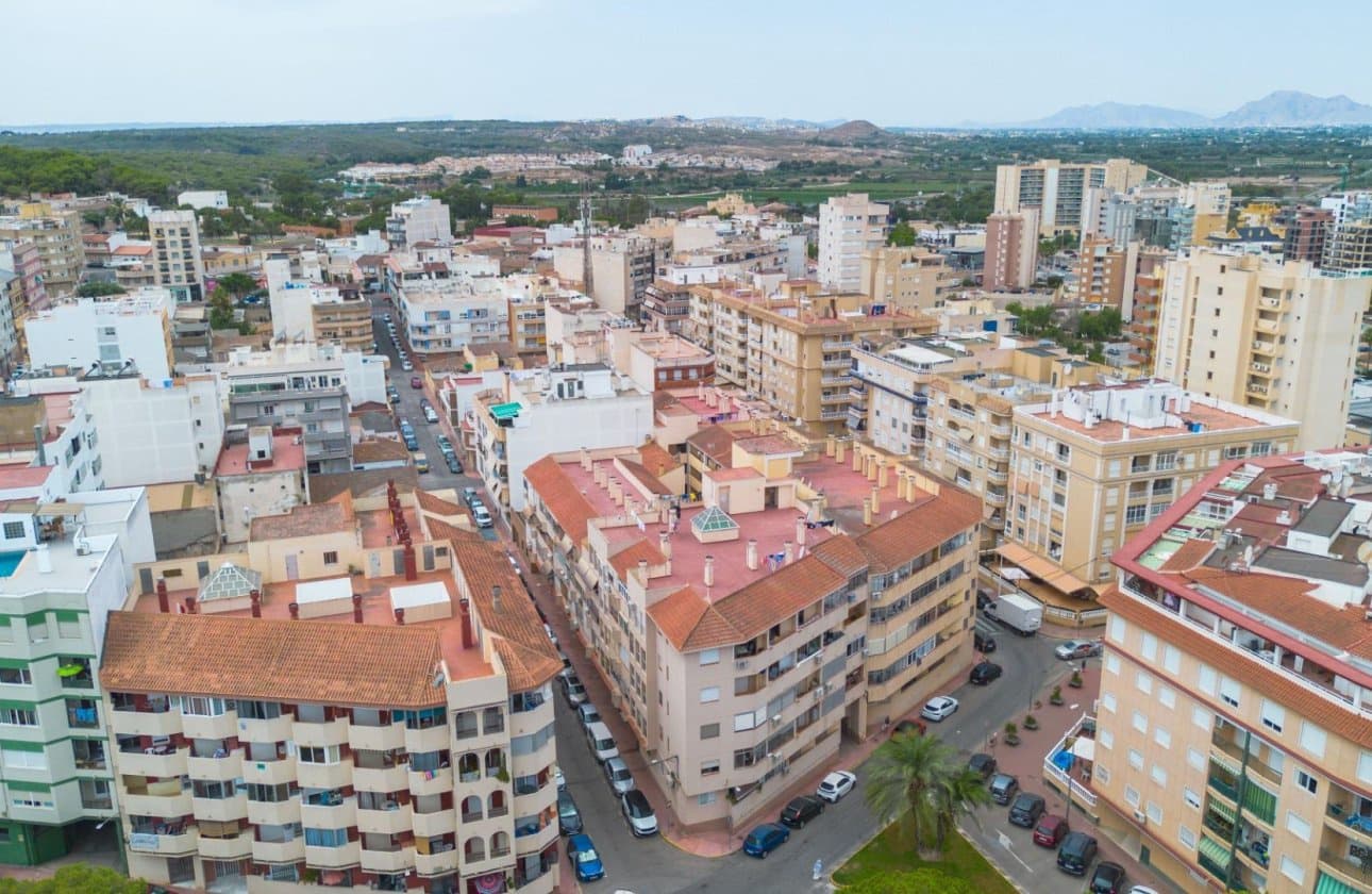1 Zimmer Apartment zu verkaufen in Guardamar del Segura mit Garage - 102.260 € (Ref: 9990905)
