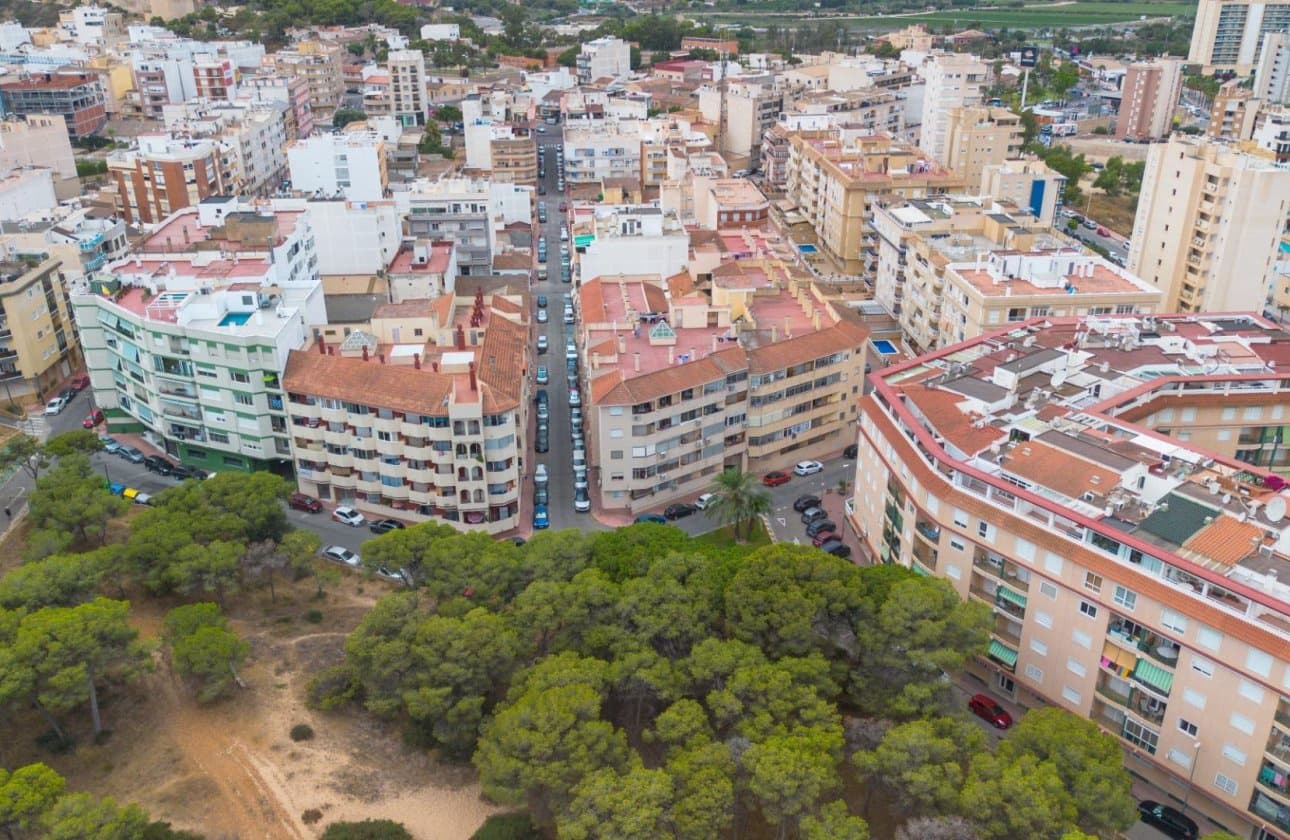 1 Zimmer Apartment zu verkaufen in Guardamar del Segura mit Garage - 102.260 € (Ref: 9990905)