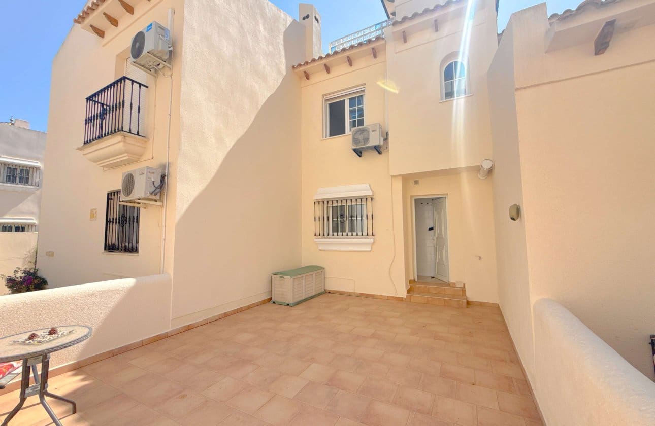 2 soverom Hus til salgs i Las Ramblas Golf med svømmebasseng - € 224 000 (Ref: 9994476)