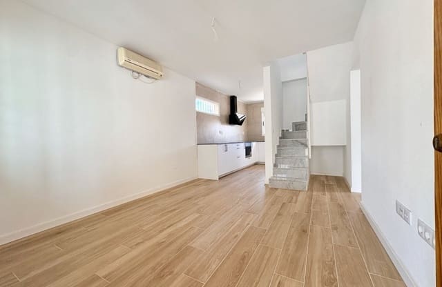 4 chambre Villa/Maison à vendre à Los Balcones avec piscine - 270 000 € (Ref: 9999828)
