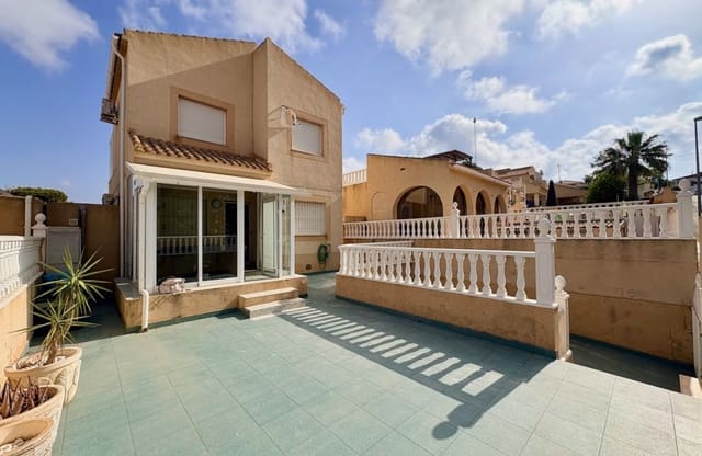 4 chambre Villa/Maison à vendre à Los Balcones avec piscine - 270 000 € (Ref: 9999828)