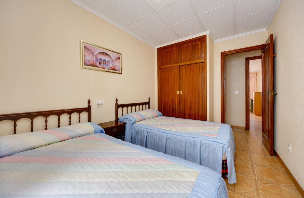 3 soverom Leilighet til salgs i Torrevieja med svømmebasseng - € 256 000 (Ref: 9999833)