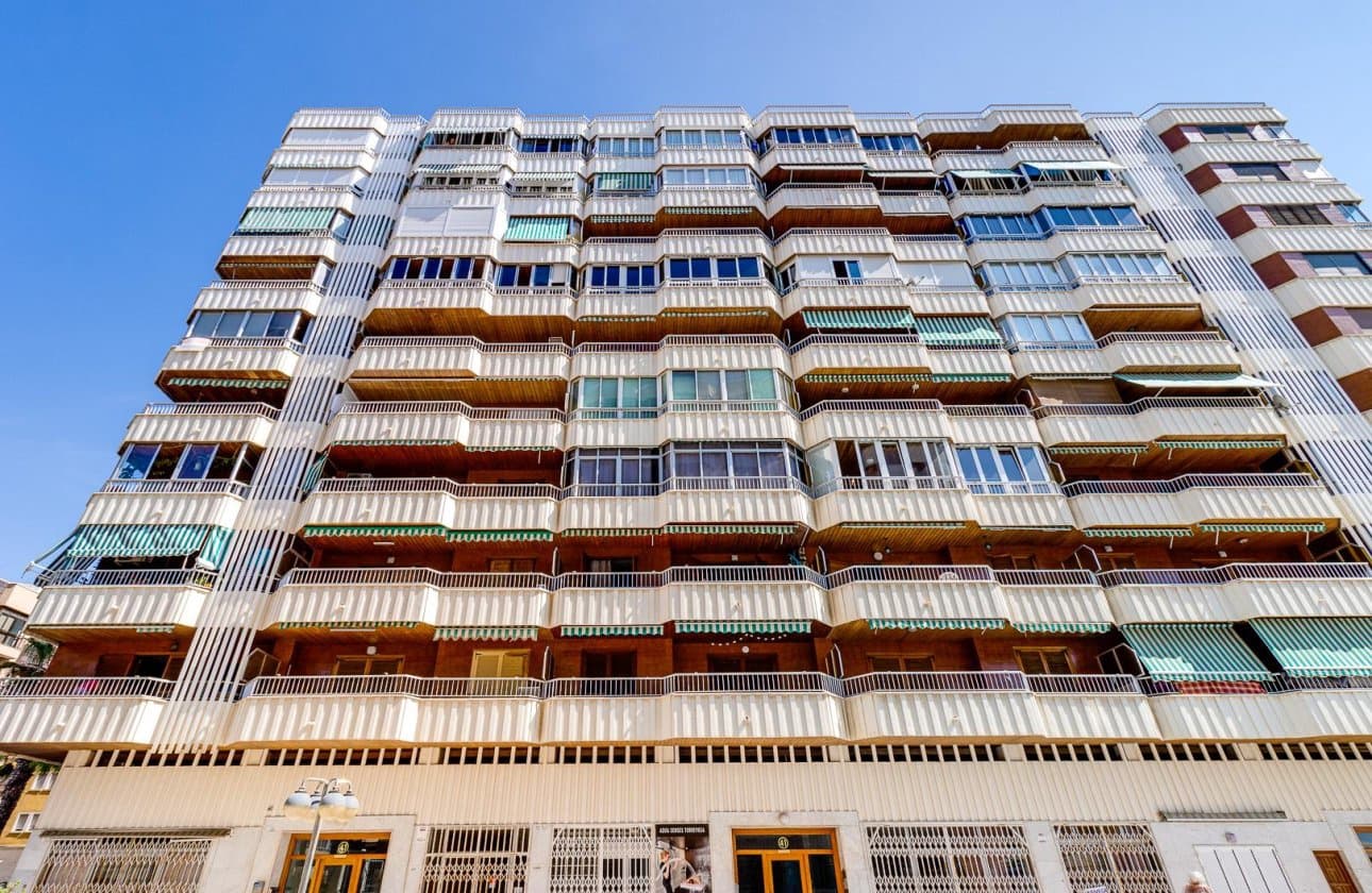 3 soverom Leilighet til salgs i Torrevieja med svømmebasseng - € 256 000 (Ref: 9999833)