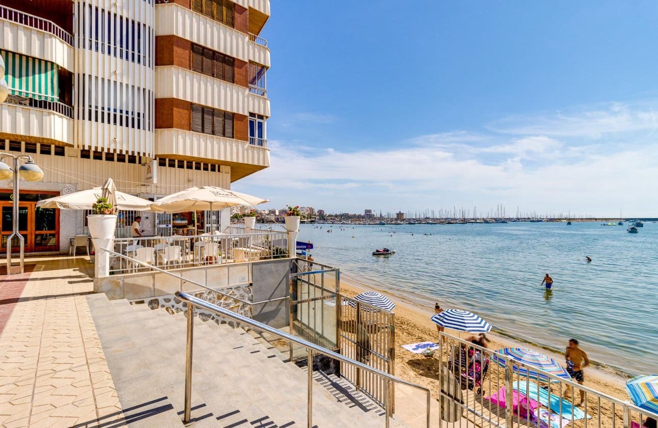 3 soverom Leilighet til salgs i Torrevieja med svømmebasseng - € 256 000 (Ref: 9999833)