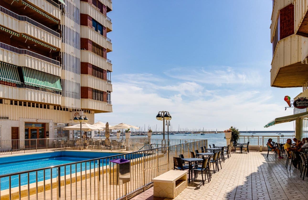 3 soverom Leilighet til salgs i Torrevieja med svømmebasseng - € 256 000 (Ref: 9999833)