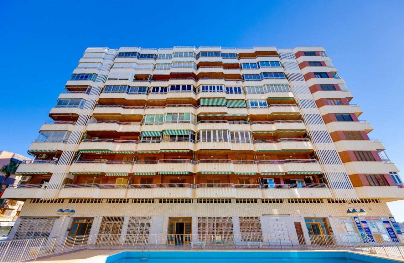 3 soverom Leilighet til salgs i Torrevieja med svømmebasseng - € 256 000 (Ref: 9999833)