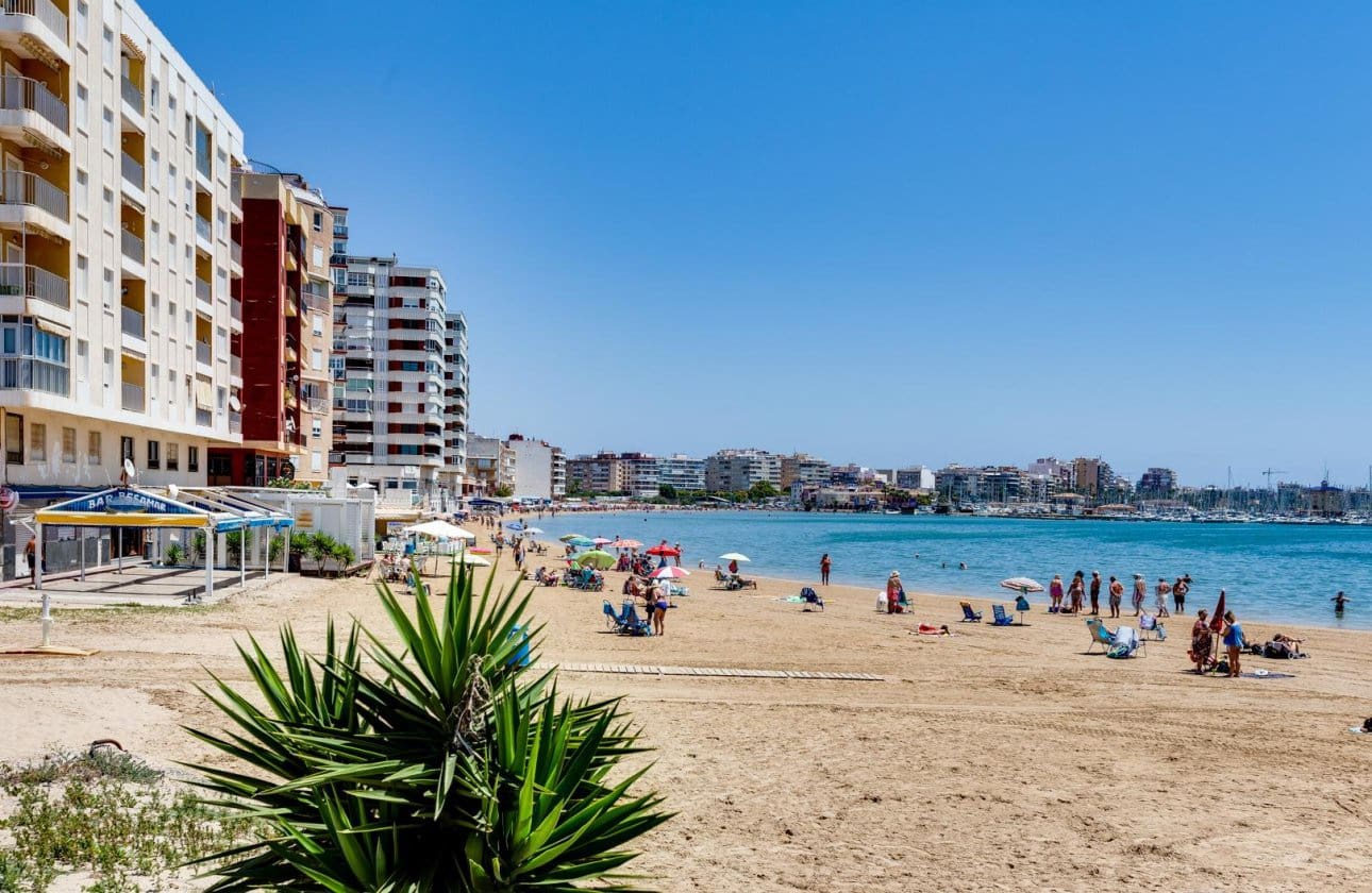 3 soverom Leilighet til salgs i Torrevieja med svømmebasseng - € 256 000 (Ref: 9999833)