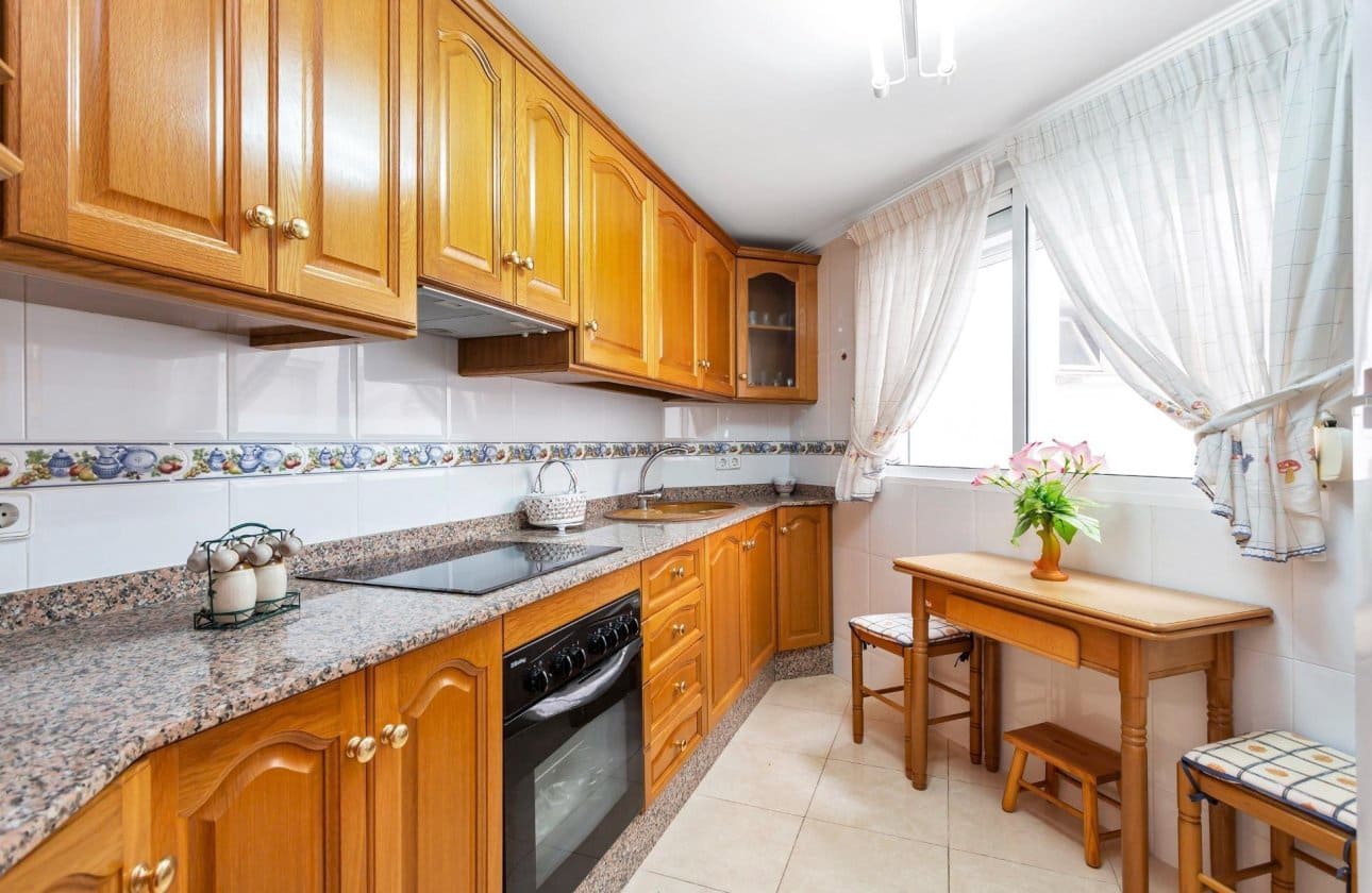 3 Zimmer Strandapartment zu verkaufen in Torrevieja - 169.900 € (Ref: 9999834)
