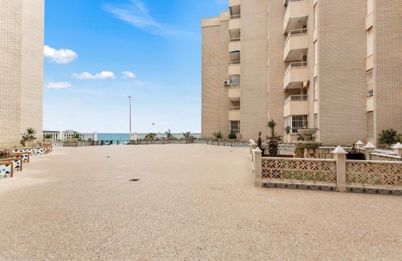 3 Zimmer Strandapartment zu verkaufen in Torrevieja - 169.900 € (Ref: 9999834)