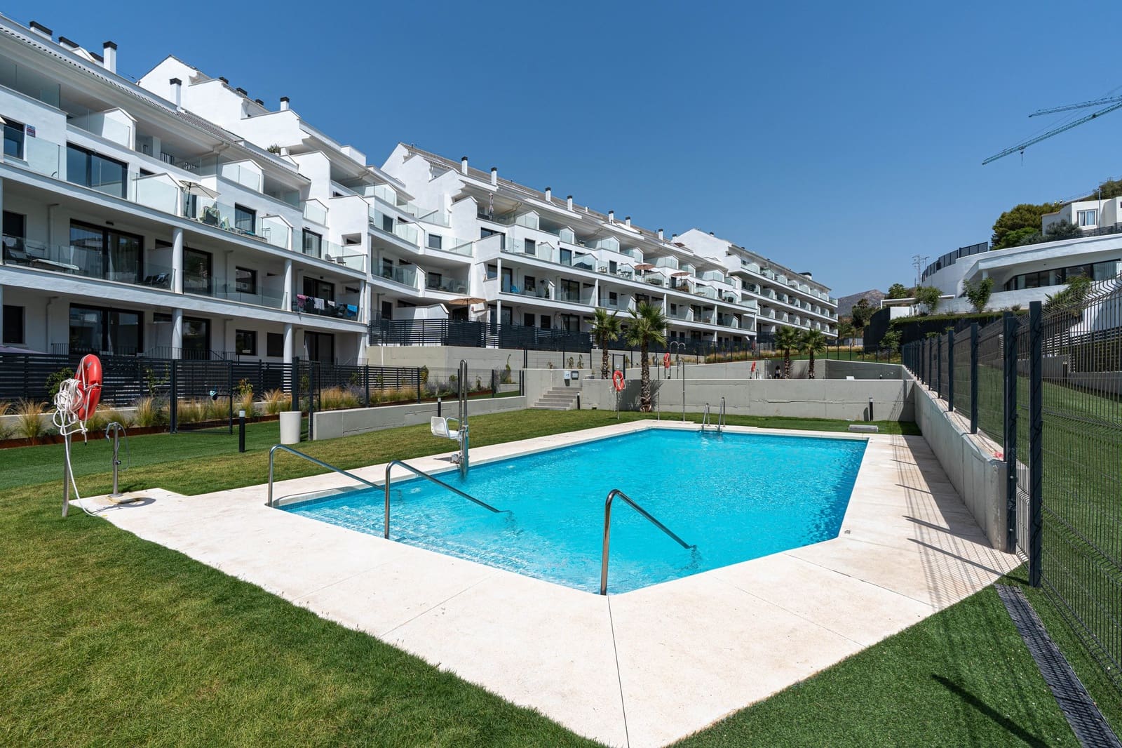 2 bedroom Apartment for sale in Fuengirola with pool garage - € 330,000 (Ref: 10012692)