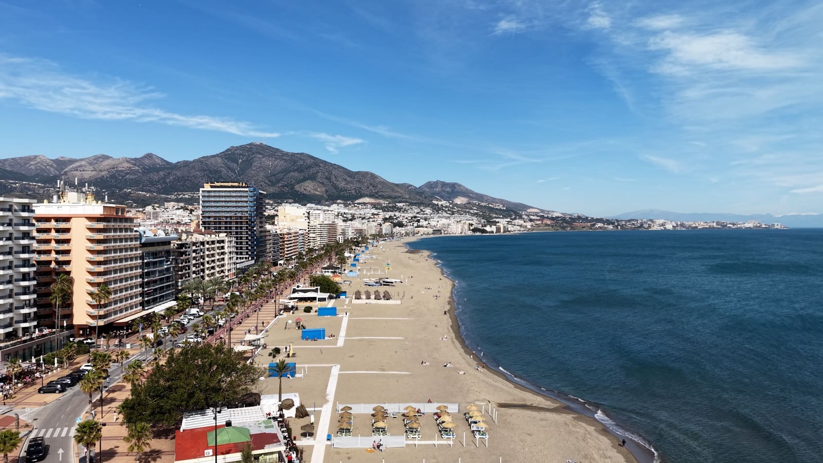 2 makuuhuone Huoneisto myytävänä paikassa Fuengirola mukana uima-altaan - 399 000 € (Ref: 10052157)