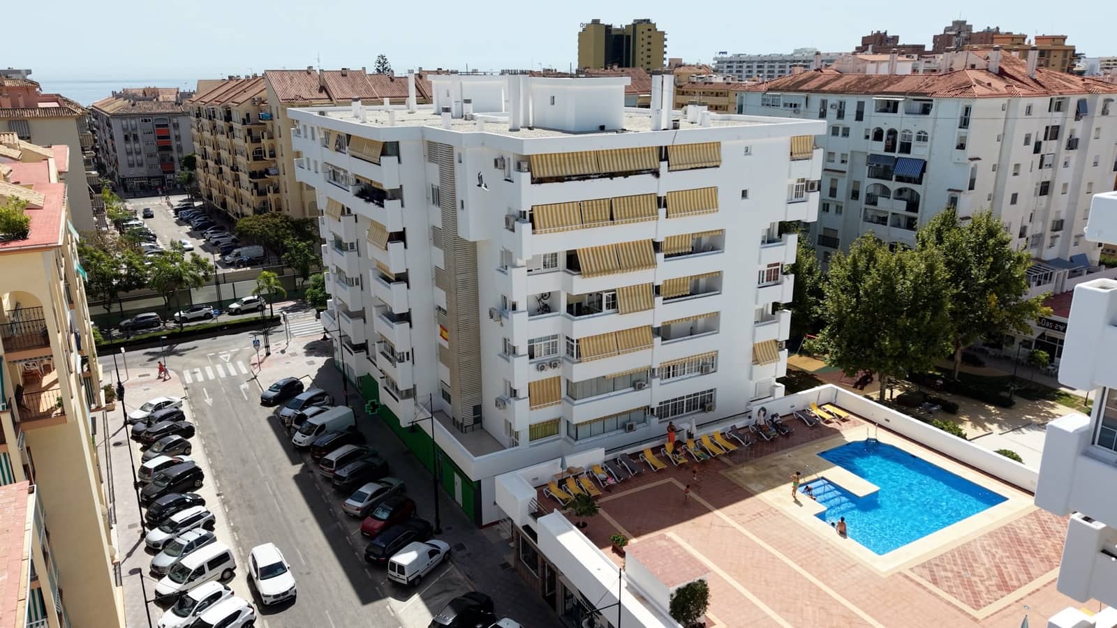2 makuuhuone Huoneisto myytävänä paikassa Fuengirola mukana uima-altaan - 399 000 € (Ref: 10052157)