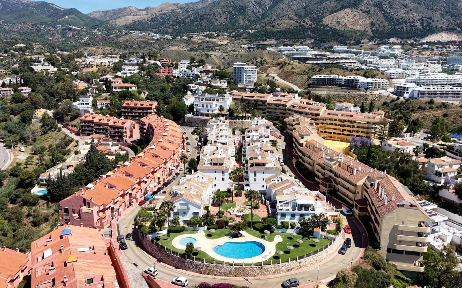 3 makuuhuone Huoneisto myytävänä paikassa Fuengirola mukana uima-altaan - 470 000 € (Ref: 10054340)
