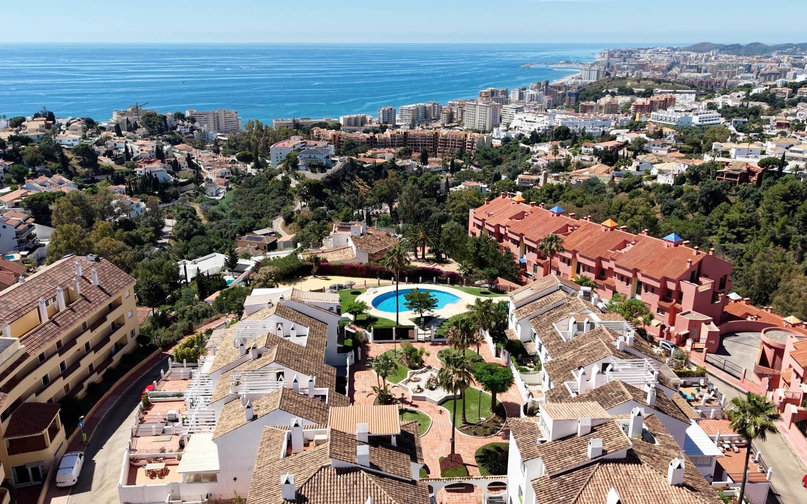 3 makuuhuone Huoneisto myytävänä paikassa Fuengirola mukana uima-altaan - 470 000 € (Ref: 10054340)