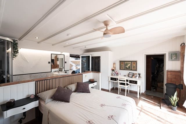 3 slaapkamer Appartement te koop in Torreblanca, Fuengirola met zwembad - € 470.000 (Ref: 10054340)