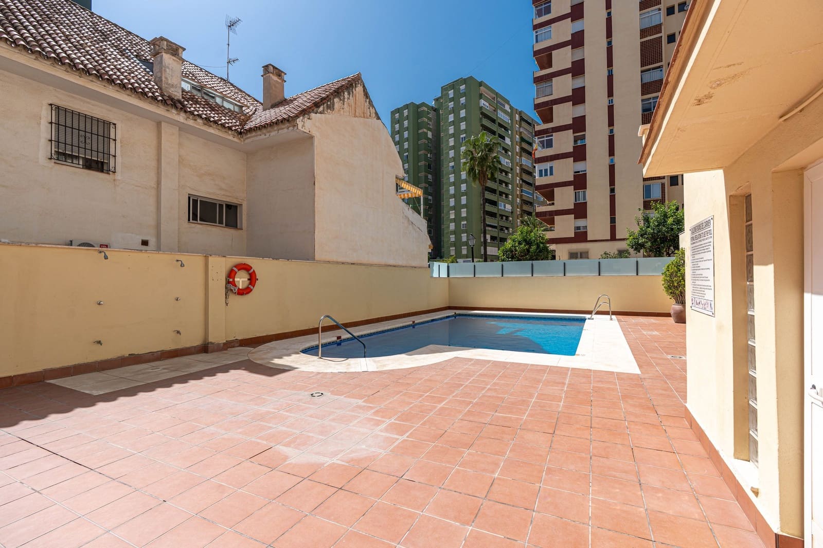 1 bedroom Apartment for sale in Fuengirola with pool - € 286,000 (Ref: 10154050)