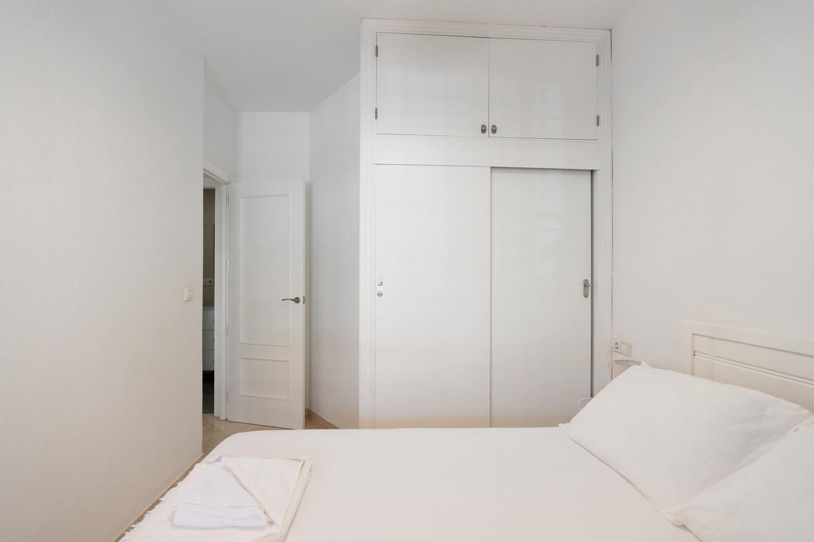 2 bedroom Apartment for sale in Mijas Costa with pool - € 439,000 (Ref: 10154066)