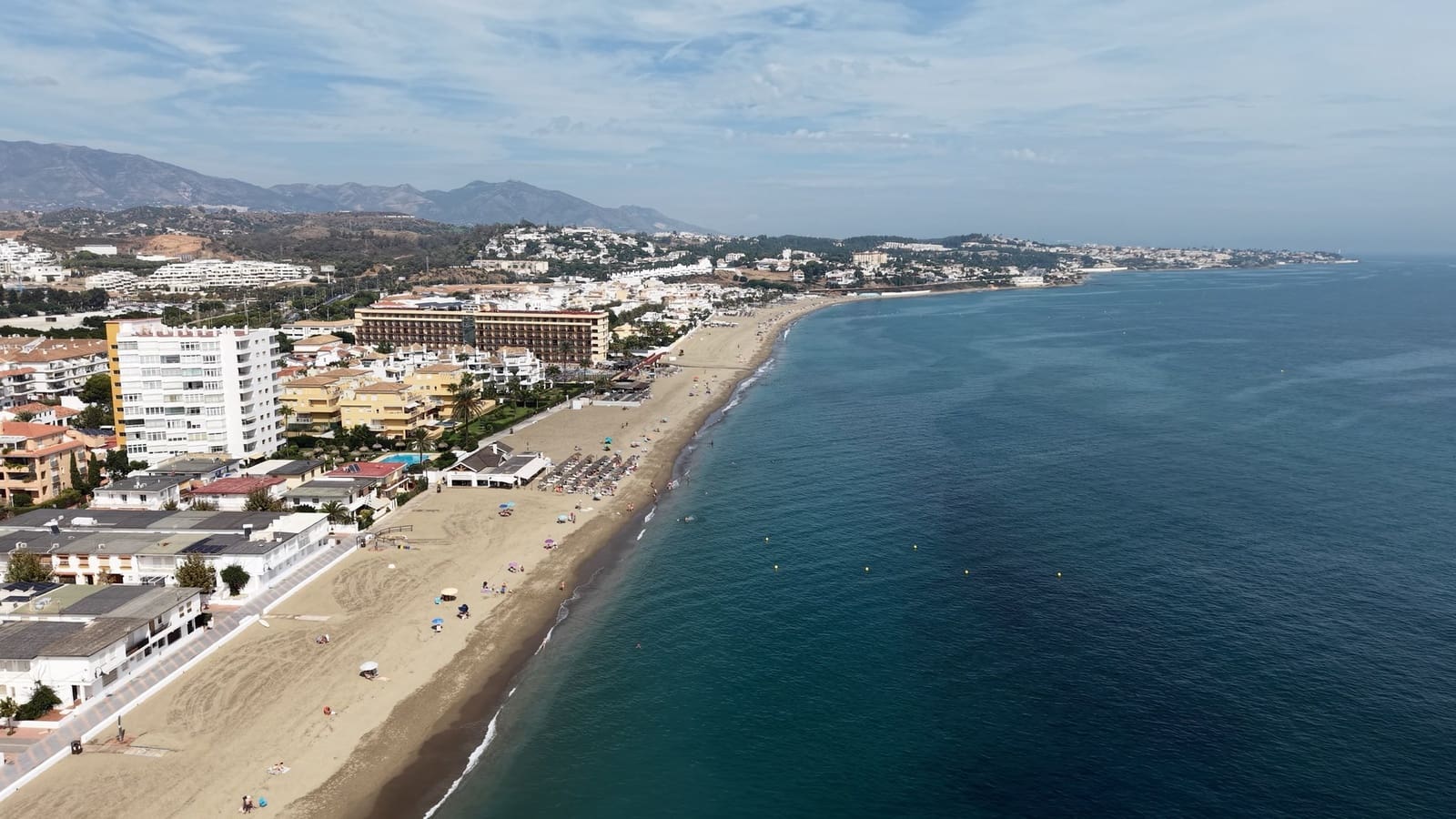 2 bedroom Apartment for sale in Mijas Costa with pool - € 439,000 (Ref: 10154066)