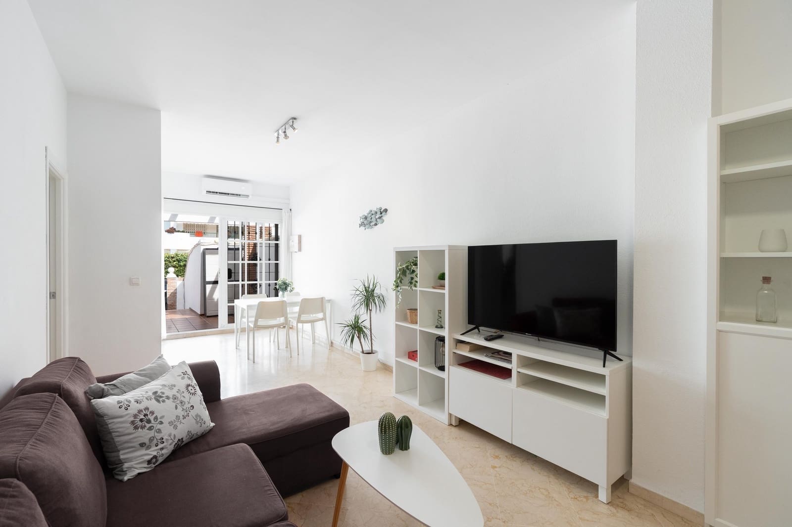 2 bedroom Apartment for sale in Mijas Costa with pool - € 439,000 (Ref: 10154066)