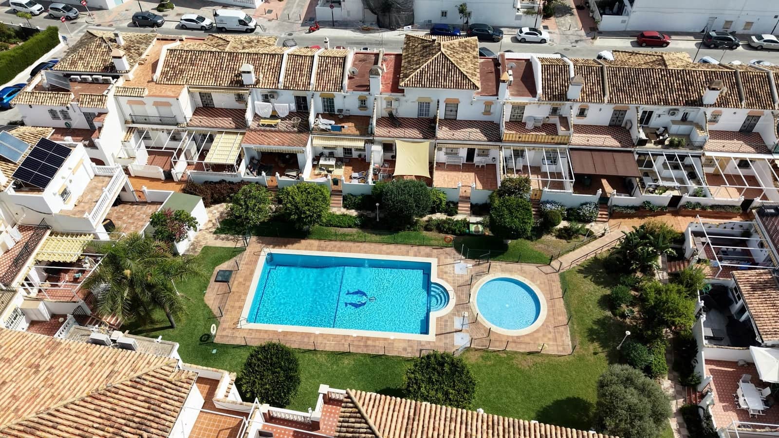 2 bedroom Apartment for sale in Mijas Costa with pool - € 439,000 (Ref: 10154066)