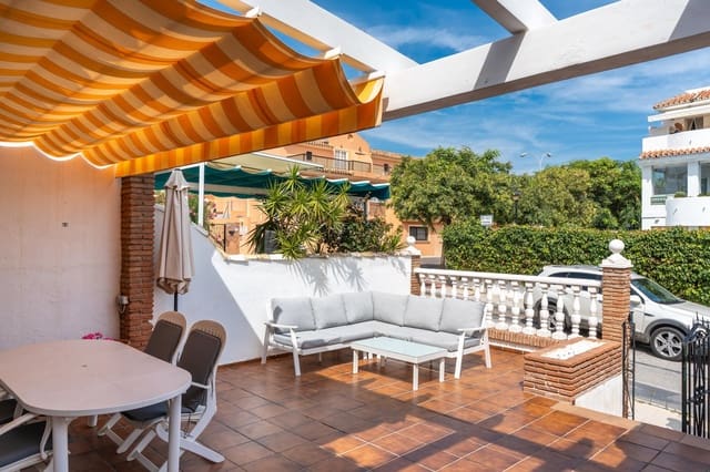 2 bedroom Apartment for sale in La Cala de Mijas, Mijas with pool - € 439,000 (Ref: 10154066)