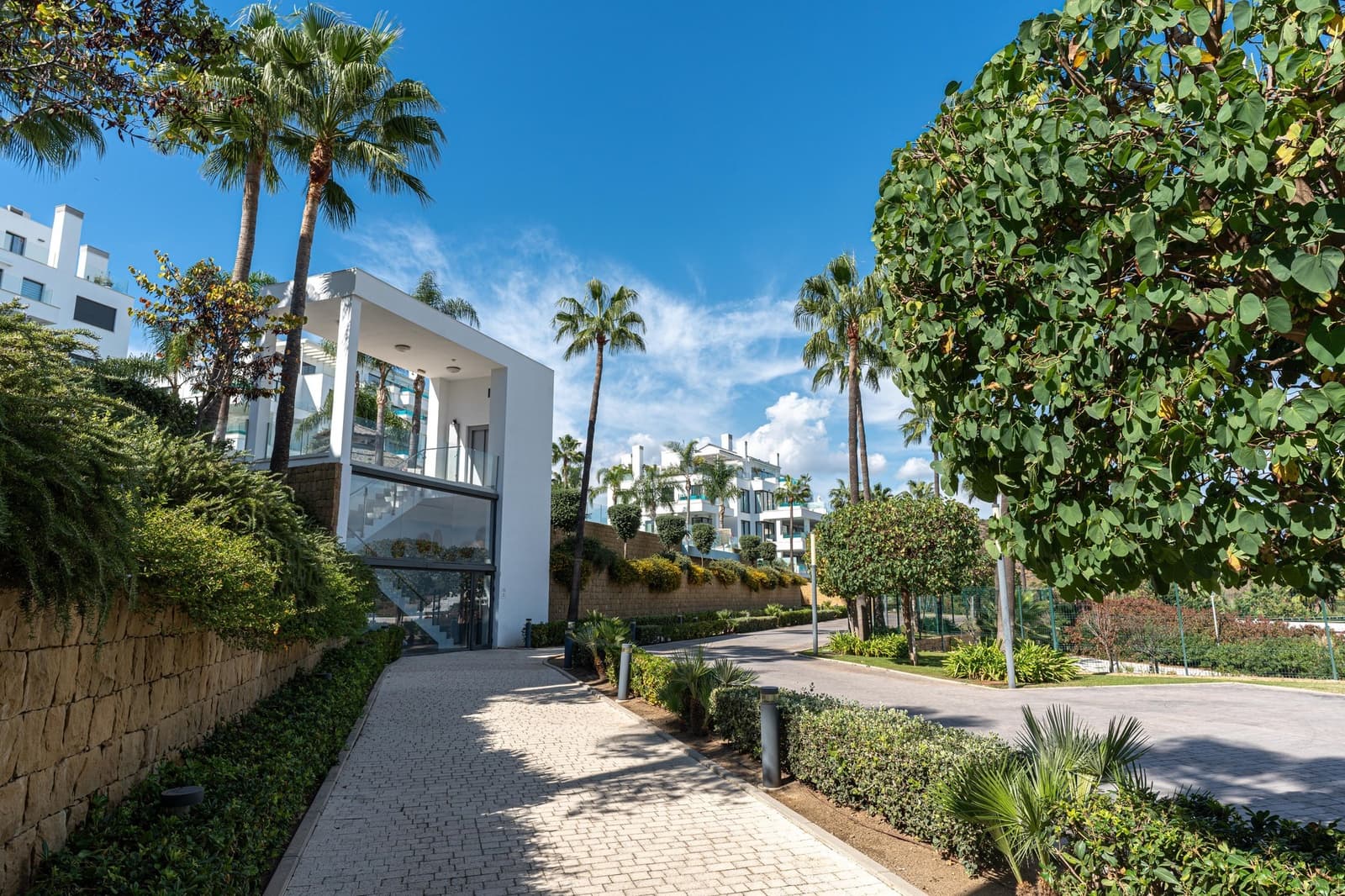 2 bedroom Apartment for sale in Mijas with pool garage - € 595,000 (Ref: 10158519)