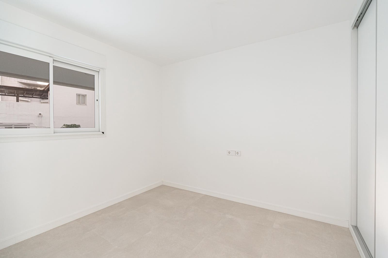 Apartamento de 2 habitaciones en Fuengirola en venta con piscina garaje - 469.000 € (Ref: 10160050)